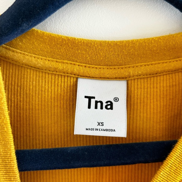 TNA Ribbed Crop Top - Picture 2 of 2